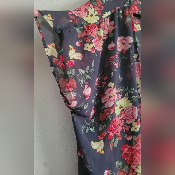Torrid Floral Sheer Kimono - Picture 2 of 9